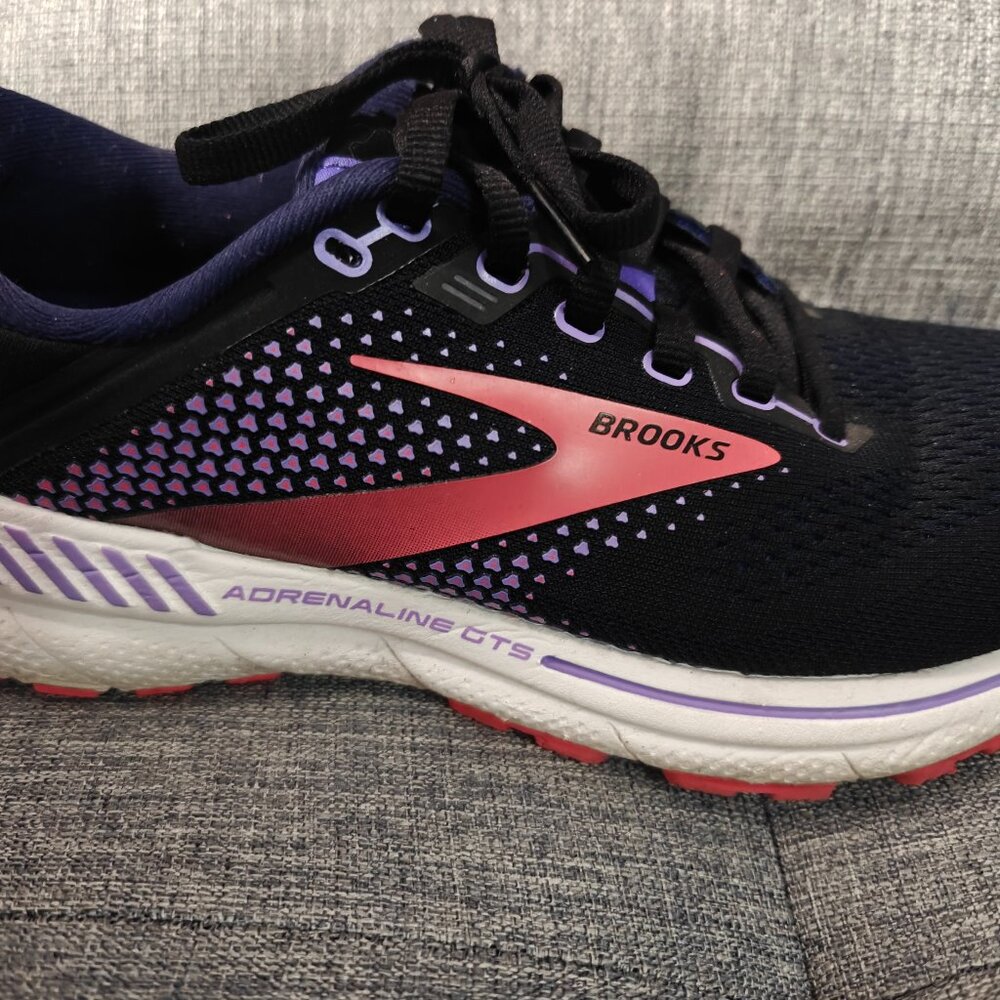 Brooks Women's Adrenaline GTS 22 Supportive Running Shoe